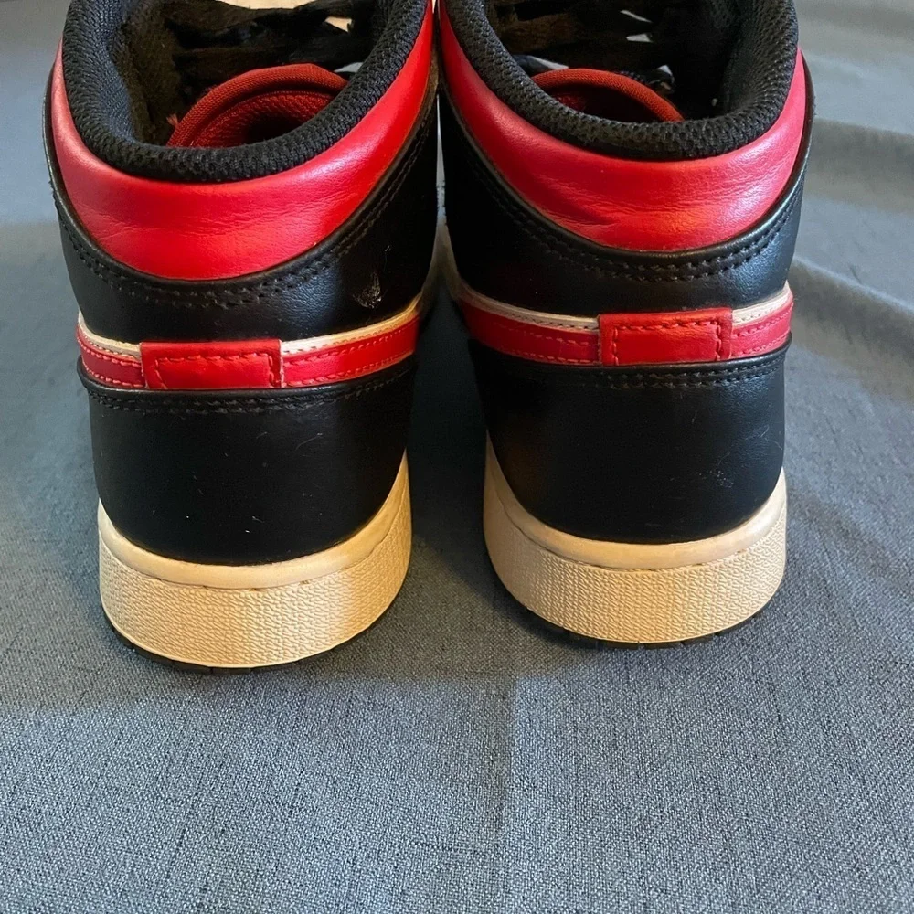 Jordan 1 Retro High OG, Size 6.5Y, EUC